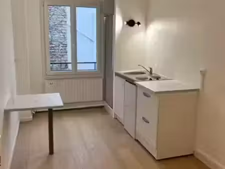 location meublée appartement 1 pièce 12 m² à neuilly-sur-seine (92200)  690 €