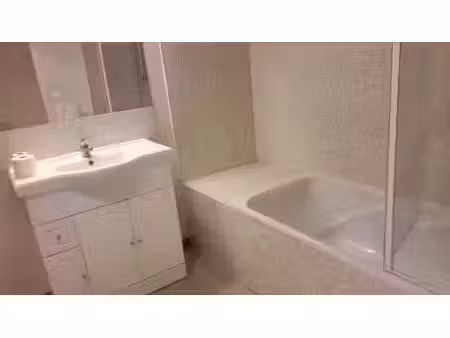 location appartement 2 pièces à saint-médard-d'eyrans (33650)  700 €
