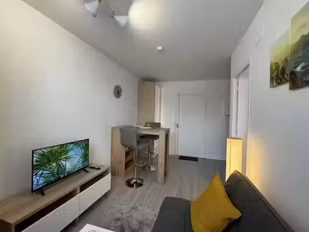 location meublée appartement 2 pièces 23 m² à corbeil-essonnes (91100)  840 €