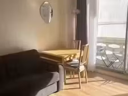 location meublée appartement 1 pièce 23 m² à courbevoie (92400)  995 €