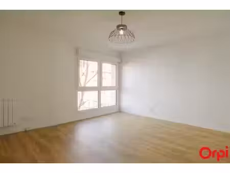 location appartement 3 pièces 76.29 m² à lyon 7ème (69007)  1 222 €