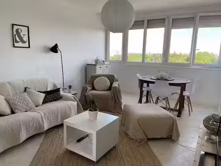 location meublée appartement 5 pièces 76 m² à nantes (44000)  1 200 €