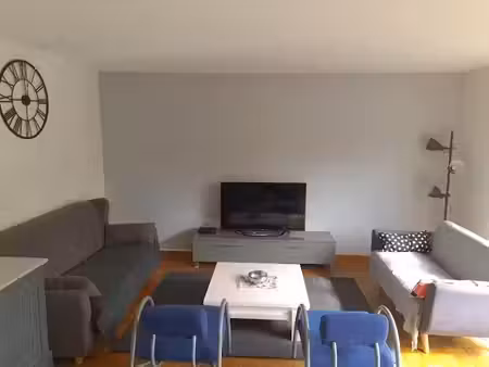 location meublée appartement 5 pièces 90 m² à reims (51100)  1 200 €