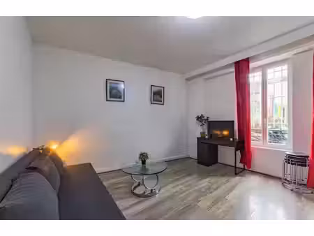 location meublée appartement 2 pièces 55 m² à pantin (93500)  1 750 €
