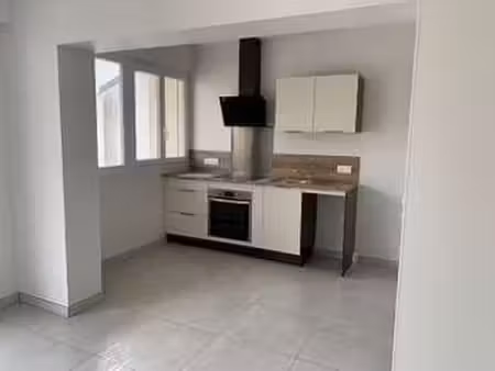 location appartement 2 pièces à saint-gilles-croix-de-vie (85800) : à louer 2 pièces / 45m