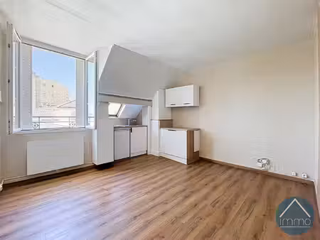 appartement 2 pièces - 28.42m² - cave