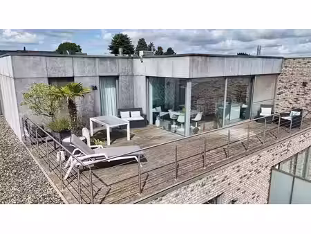 penthouse 116m²  2ch  terrasse 48m²  cave et garage privatif