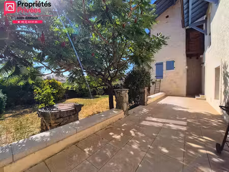à vendre collonges 01550 - maison en pierre rénovée 4 chambres avec jardin et garage