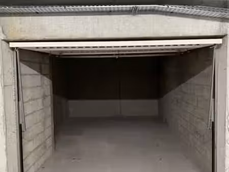 location garage box et parking à ploërmel (56800) : à louer / ploërmel