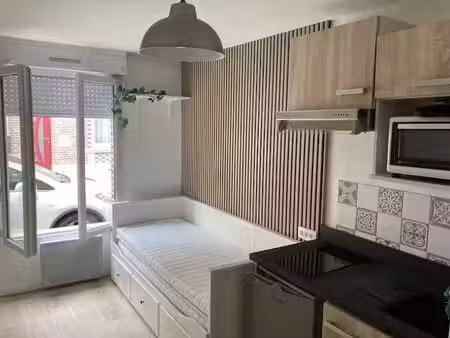 location meublée appartement 1 pièce 23 m² à amiens (80000)  480 €