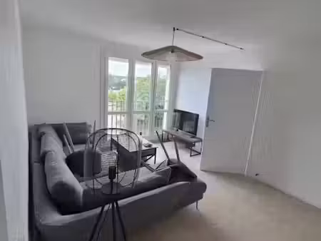 location meublée appartement 4 pièces 72 m² à angers (49000)  450 €
