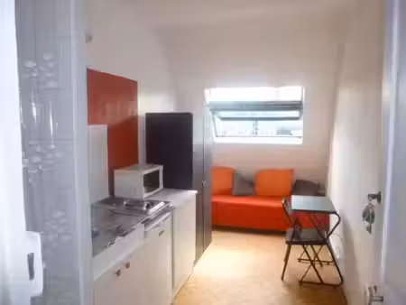 location meublée appartement 1 pièce 10 m² à neuilly-sur-seine (92200)  550 €