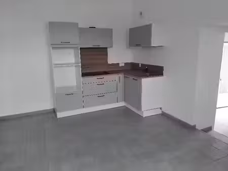 location appartement 2 pièces à pugnac (33710)  550 €