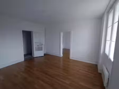location appartement 3 pièces 70 m² à chalons-en-champagne (51000)  550 €