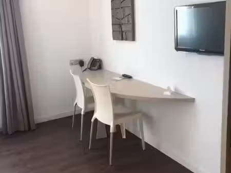 location meublée appartement 1 pièce 21 m² à nantes (44000)  610 €