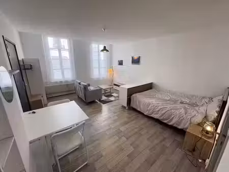 location meublée appartement 1 pièce 29 m² à rouen (76000)  680 €