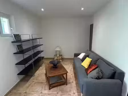 location meublée appartement 1 pièce 24 m² à aix-en-provence (13090)  640 €