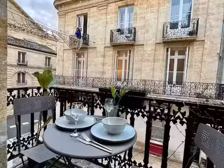 location meublée appartement 2 pièces 37 m² à bordeaux (33000)  1 260 €