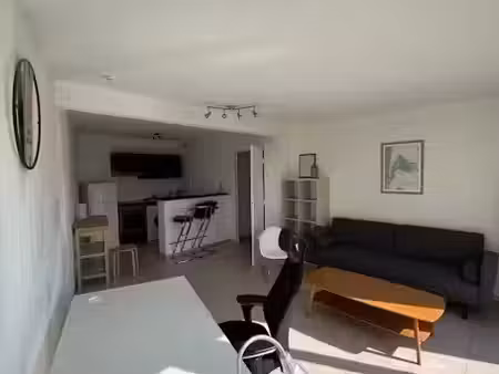 location meublée appartement 2 pièces 44 m² à bordeaux (33000)  940 €