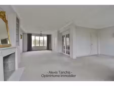 lille centre – square foch – 123 m² – 3 chambres – ascenseur – parking – balcons