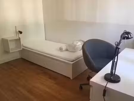 location meublée appartement 4 pièces 68 m² à nantes (44000)  415 €