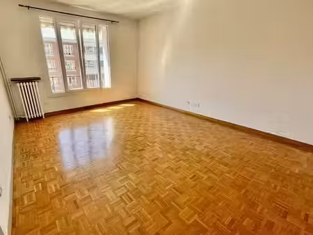 location appartement 2 pièces 50 m² à neuilly-sur-seine (92200)  1 800 €