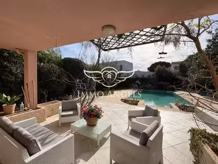 juvignac quartier la plaine  villa de 209 m² avec piscine et g