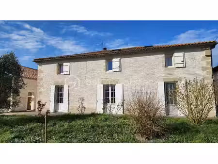 maison ancienne de 286 m² à gontaud-de-nogaret