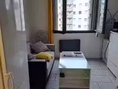 location meublée appartement 1 pièce 19 m² à grenoble (38000)  480 €