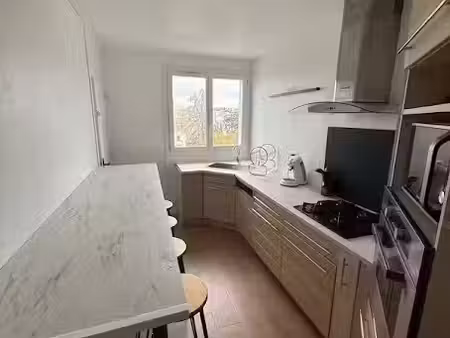 location meublée appartement 5 pièces 70 m² à lyon 5ème (69005)  570 €