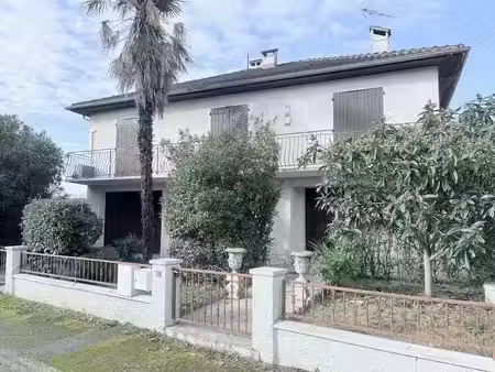 location maison 4 pièces 145 m² à albi (81000)  1 250 €