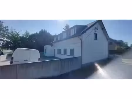 villa tout confort près des autoroutes