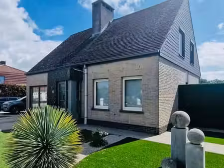 maison 4 façades  4 ch  583m²  jardin  epc b
