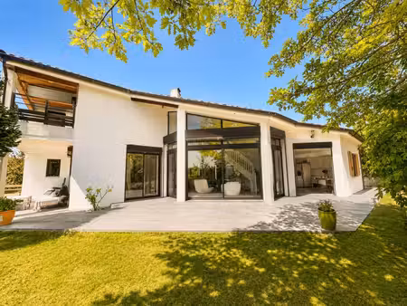 20 min toulouse mongiscard maison à vendre type 6 avec jardin  piscine vue sur le lauragai