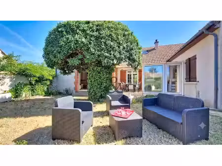 exclusivité montlivault - maison familiale de 176 m² avec un d