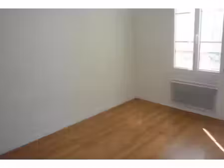 location maison 3 pièces à sainte-terre (33350)  790 €