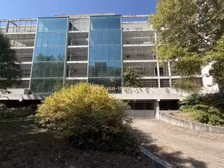 appartement de type t3 avec grand balcon et stationnement sur bègles
