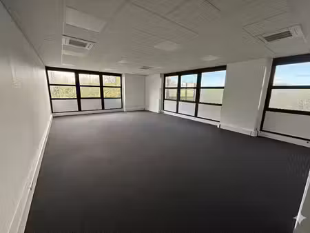 location bureaux 137 m²