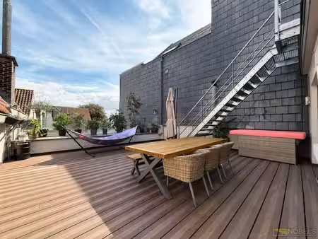 à vendre  boutique idéalement située avec logement/propri...