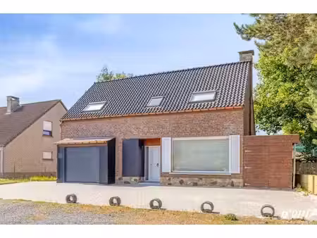 charmante  gezellige woning in het felbegeerde steenokker...