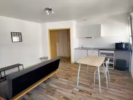 location meublée appartement 2 pièces 38 m² à merdrignac (22230)  395 €