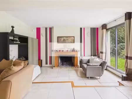 vaucresson centre  maison de 6p  4 chambres  triple exposition  garage  trois places   cal