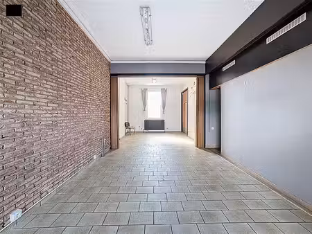 surface commerciale à louer à rue masses-diarbois 82 ransart (vbe58824)