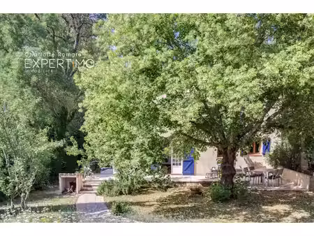 belle villa piscine grand jardin