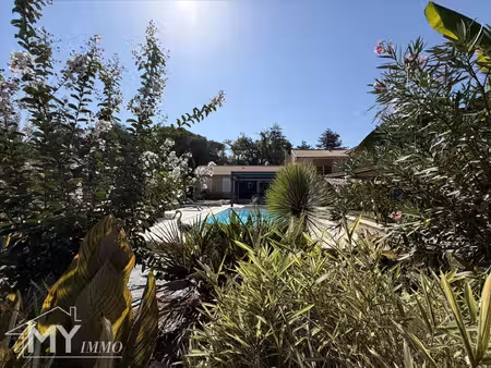 la force : maison de 185 m² avec 5 chambres  jardin et piscine.