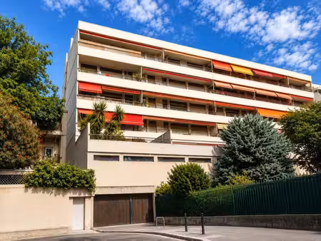 t4 lumineux de 83 m² – deux terrasses – ascenseur – cave-proche chave