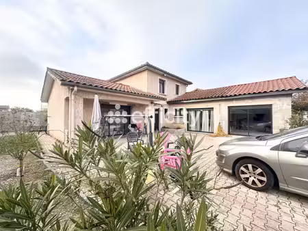 maison 5 pièces - 180 m²