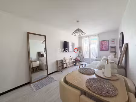 argeles sur mer immeuble avec 5 appartements à deux pas de la p