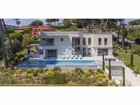 villa avec piscine en bord de mer antibes (06)