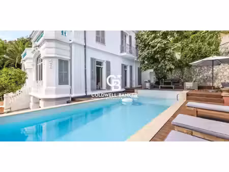 villa avec piscine en bord de mer nice (06)